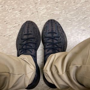 Yeezy Shoes Dm me if interested size 12